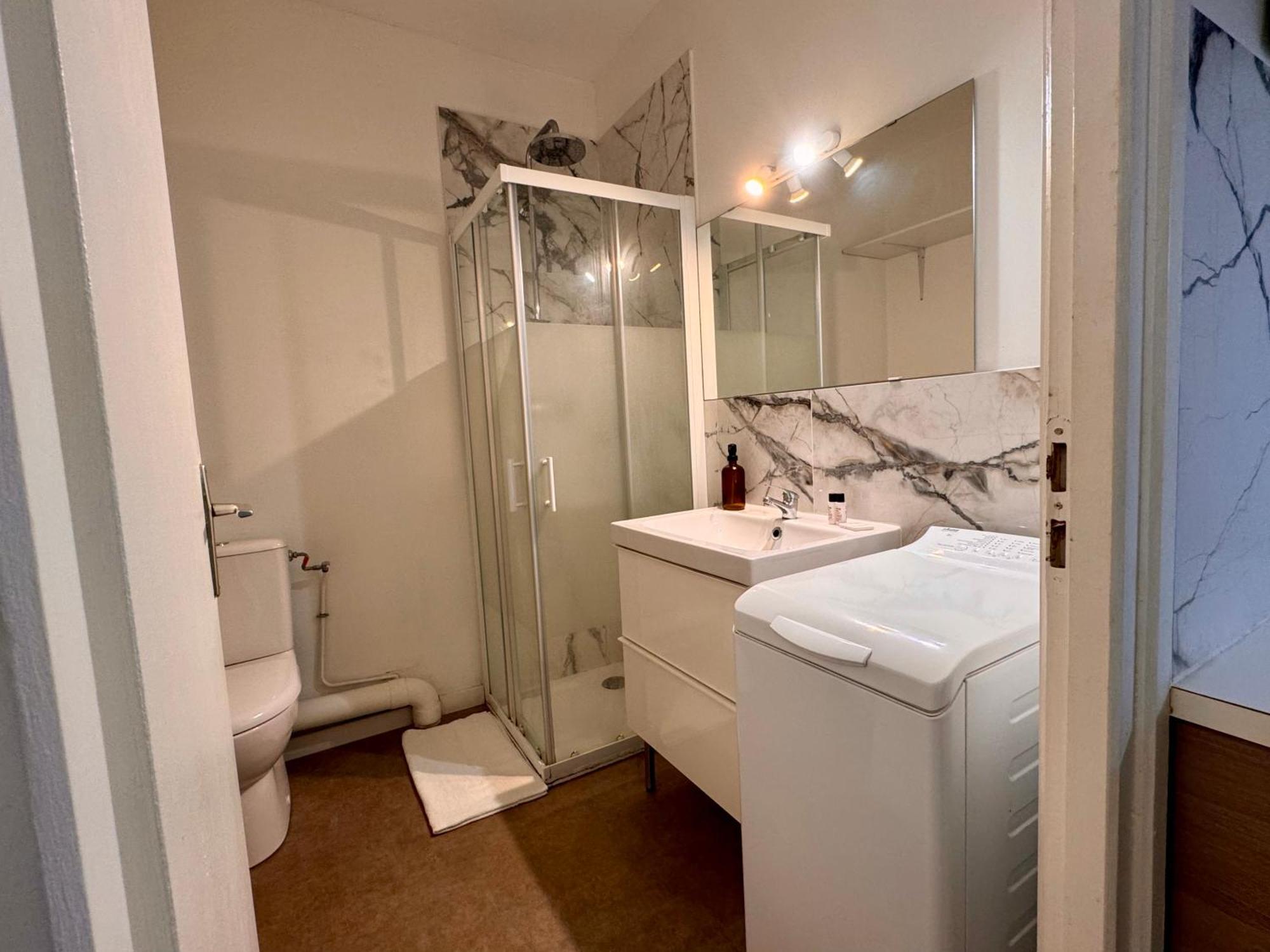 Suite Noya Villeurbanne Exteriör bild